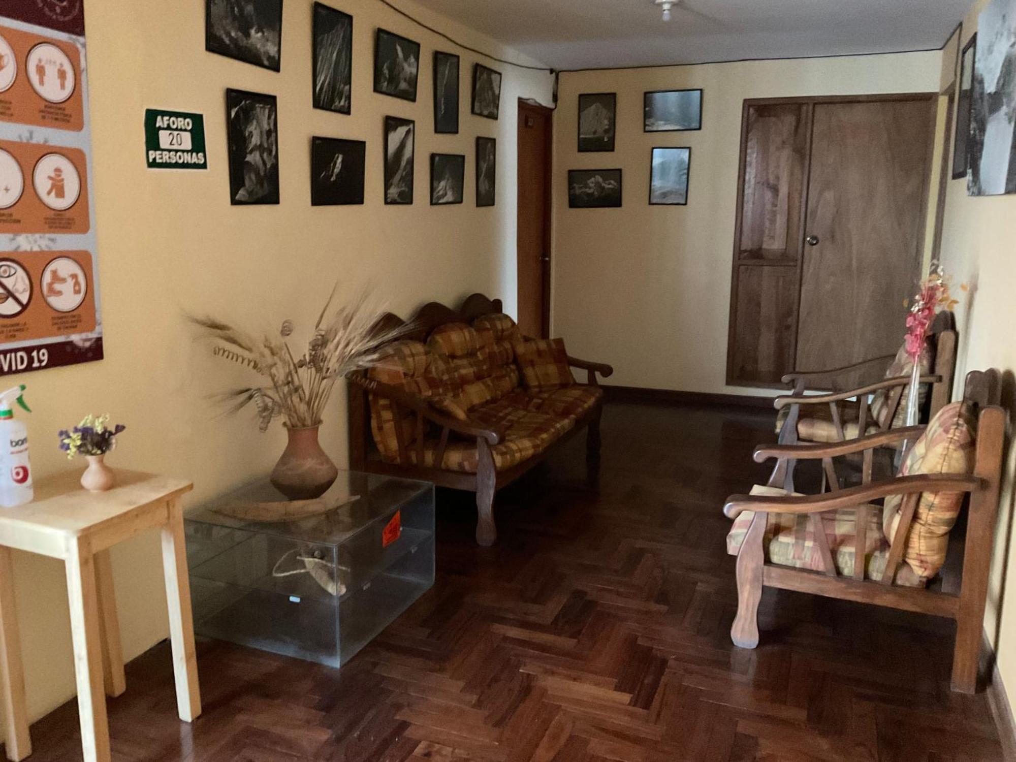 La Casa De Zarela Hotel Huaraz  Exterior photo