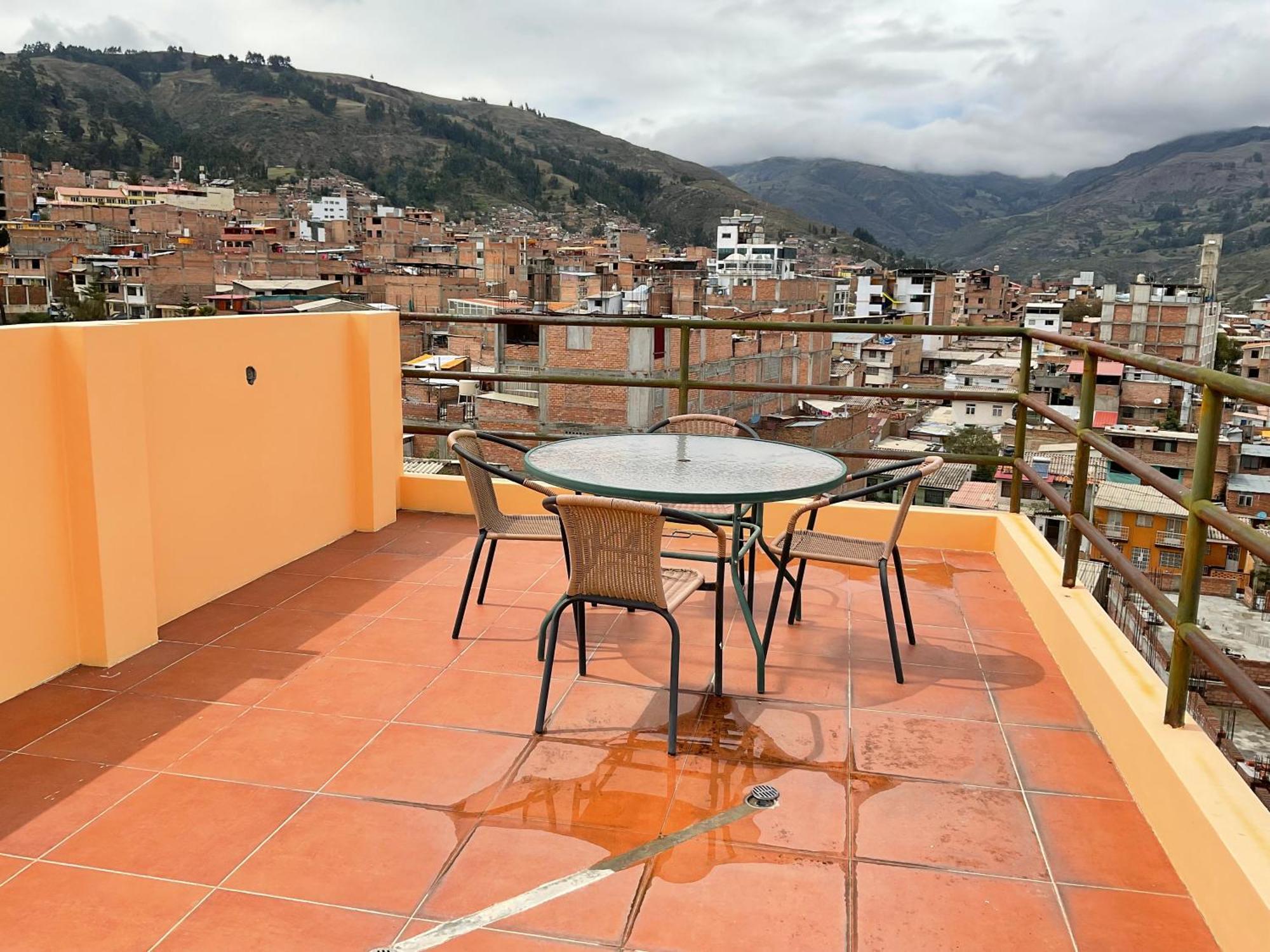 La Casa De Zarela Hotel Huaraz  Exterior photo